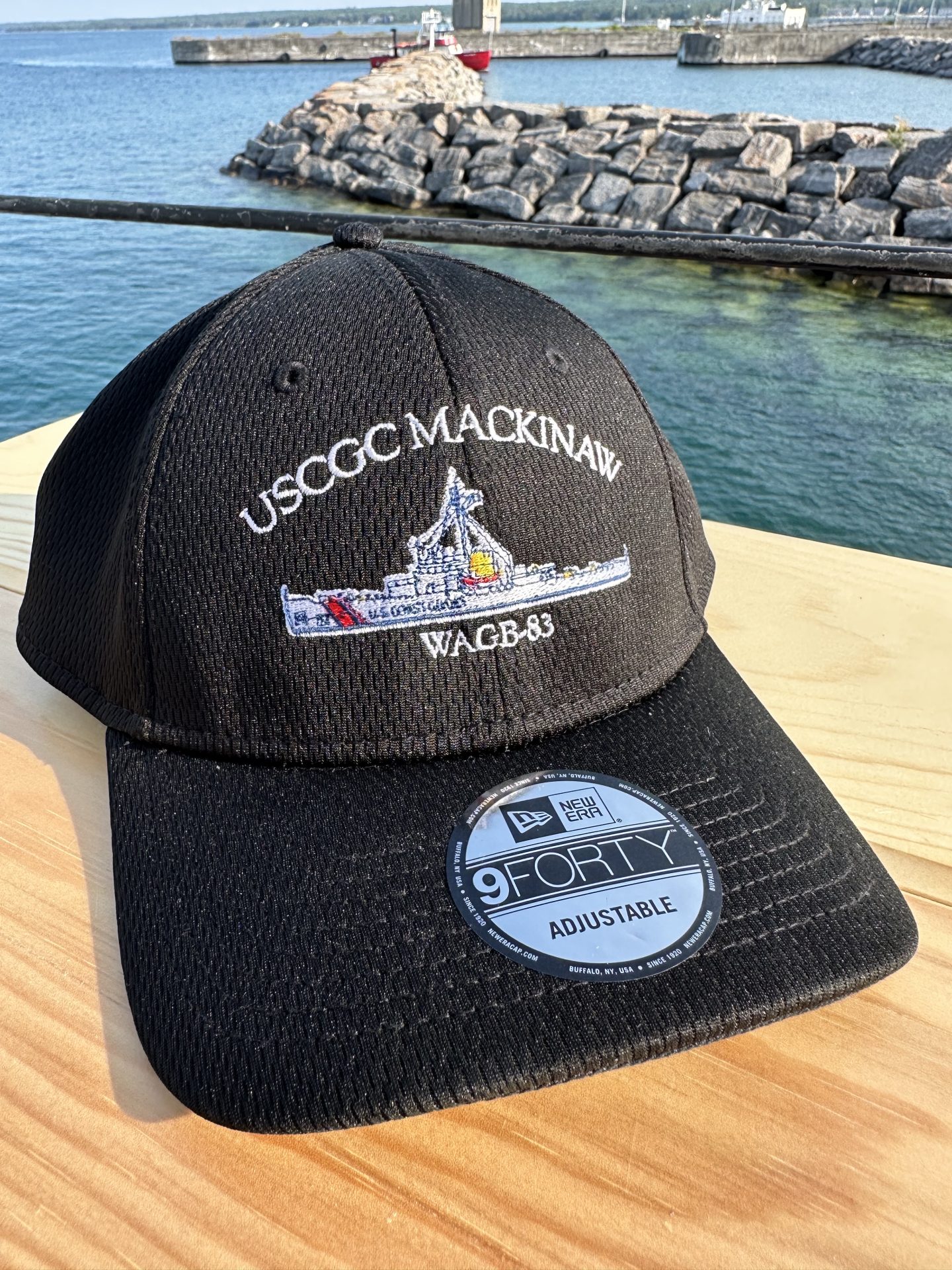 Hat: Black Tech - White Ship